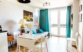 Bright 14Th Floor Central Home With Balcony & Views